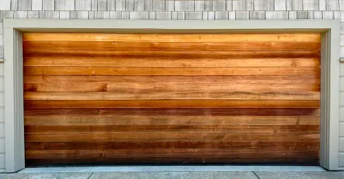 65e1e7593c11d81a58bf5eba peinture portail en bois p 500