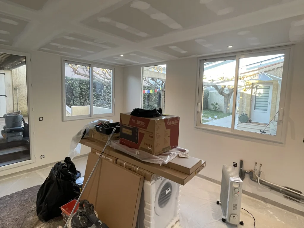 66ead0000aad8e2cccc89b20 renovation studio peinture interieur 2