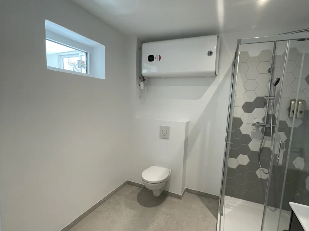 66ead6541e83322e5e3a1f60 renovation salle de bain 2 (1)
